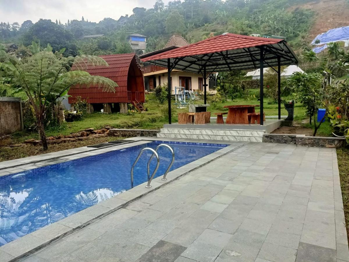 Wooden House Paseban Villa Bogor Exterior photo